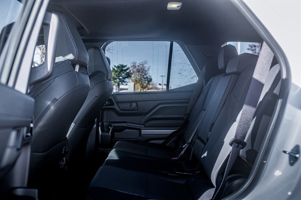 Used 2025 Toyota 4Runner TRD Off-Road Premium image 38