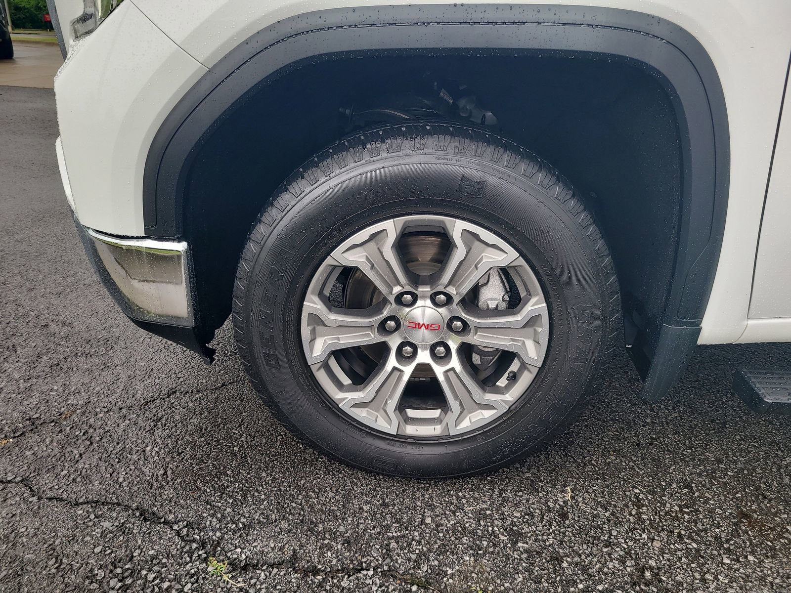 Used 2021 GMC Sierra 1500 SLE w/ X31 Off-Road Package AWD/4WD image 9