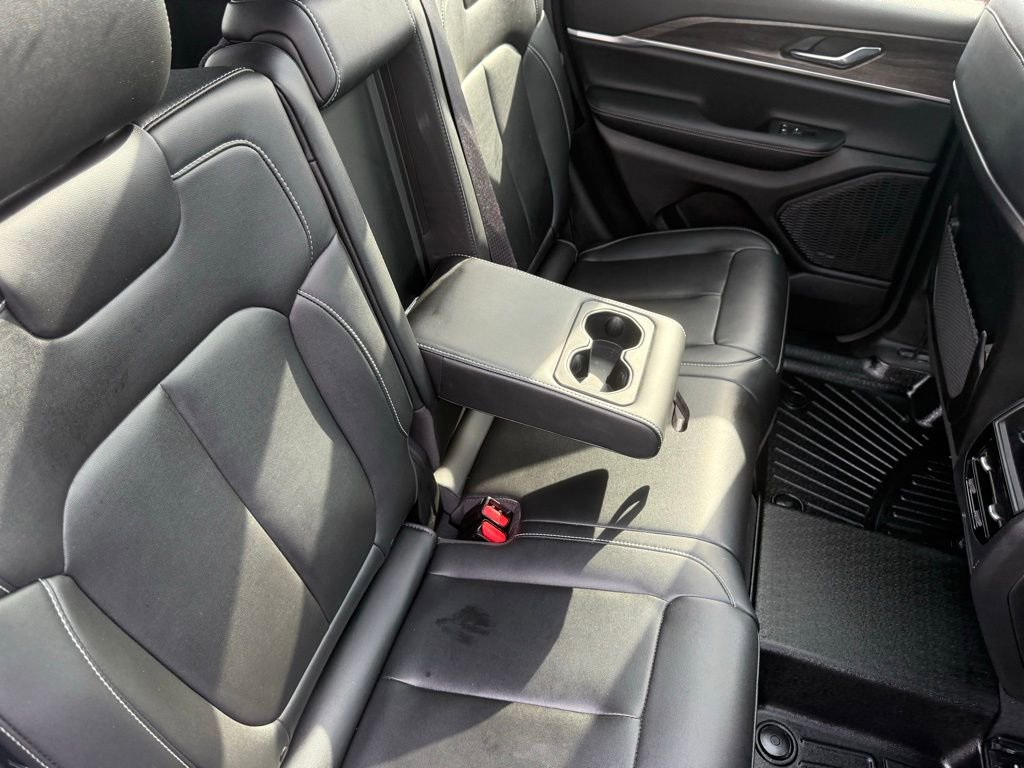 Used 2025 Jeep Grand Cherokee Limited image 52