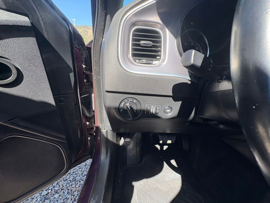 Used 2020 Dodge Charger SXT image 16