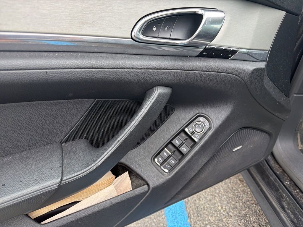 Used 2015 Porsche Panamera 4 AWD/4WD image 32