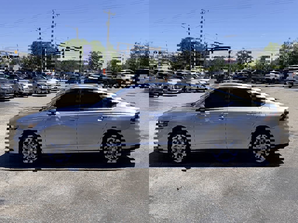 Used 2025 Honda Accord LX image 8