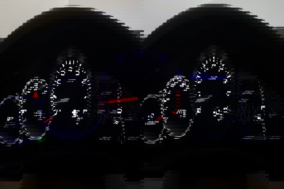 Used 2022 Porsche Cayenne Platinum Edition w/ Premium Package Plus image 17