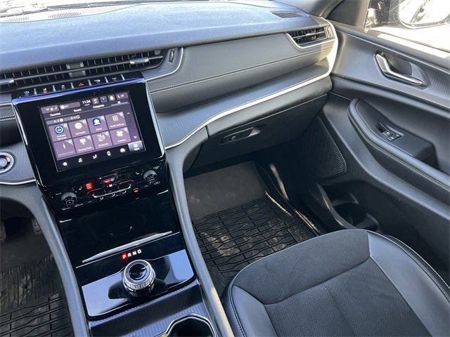 Certified 2024 Jeep Grand Cherokee L Laredo image 33