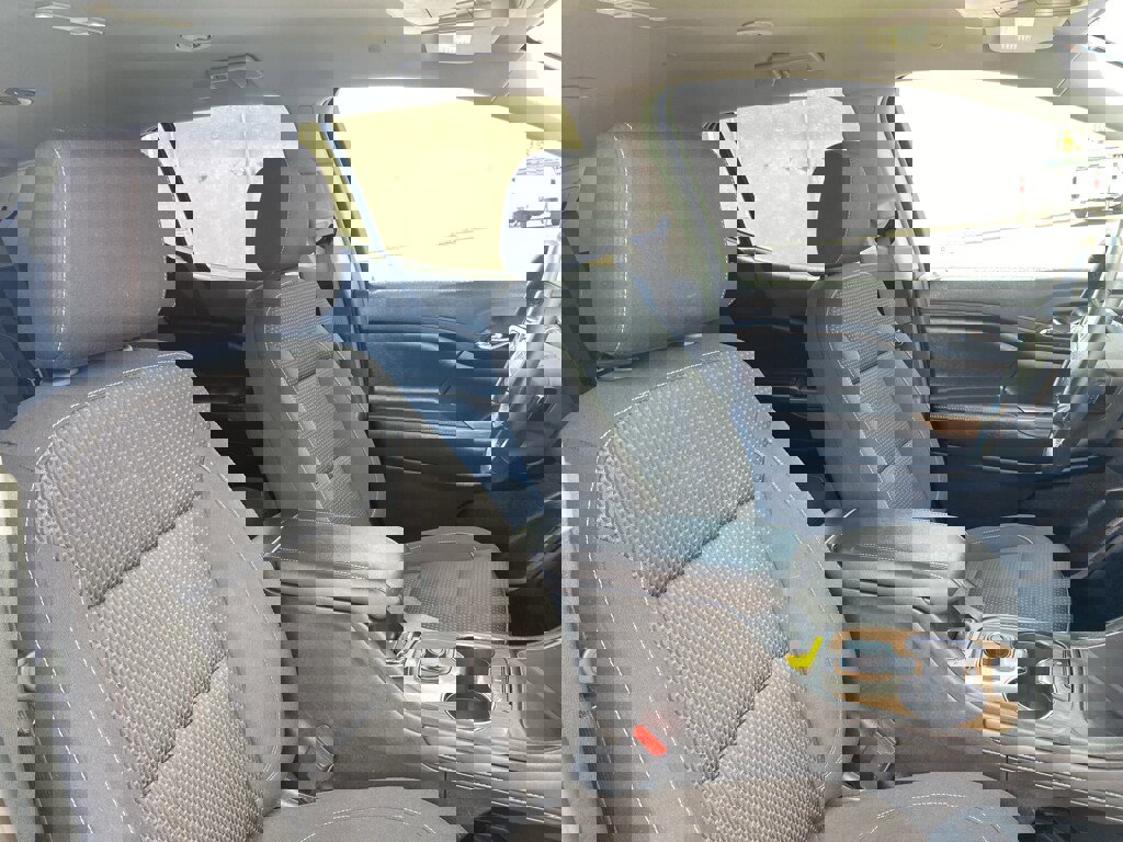 Used 2023 GMC Acadia SLE image 26