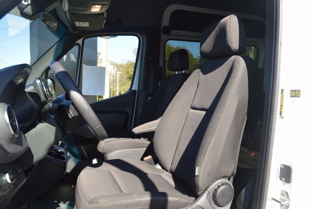 Used 2025 Mercedes-Benz Sprinter 2500 image 9