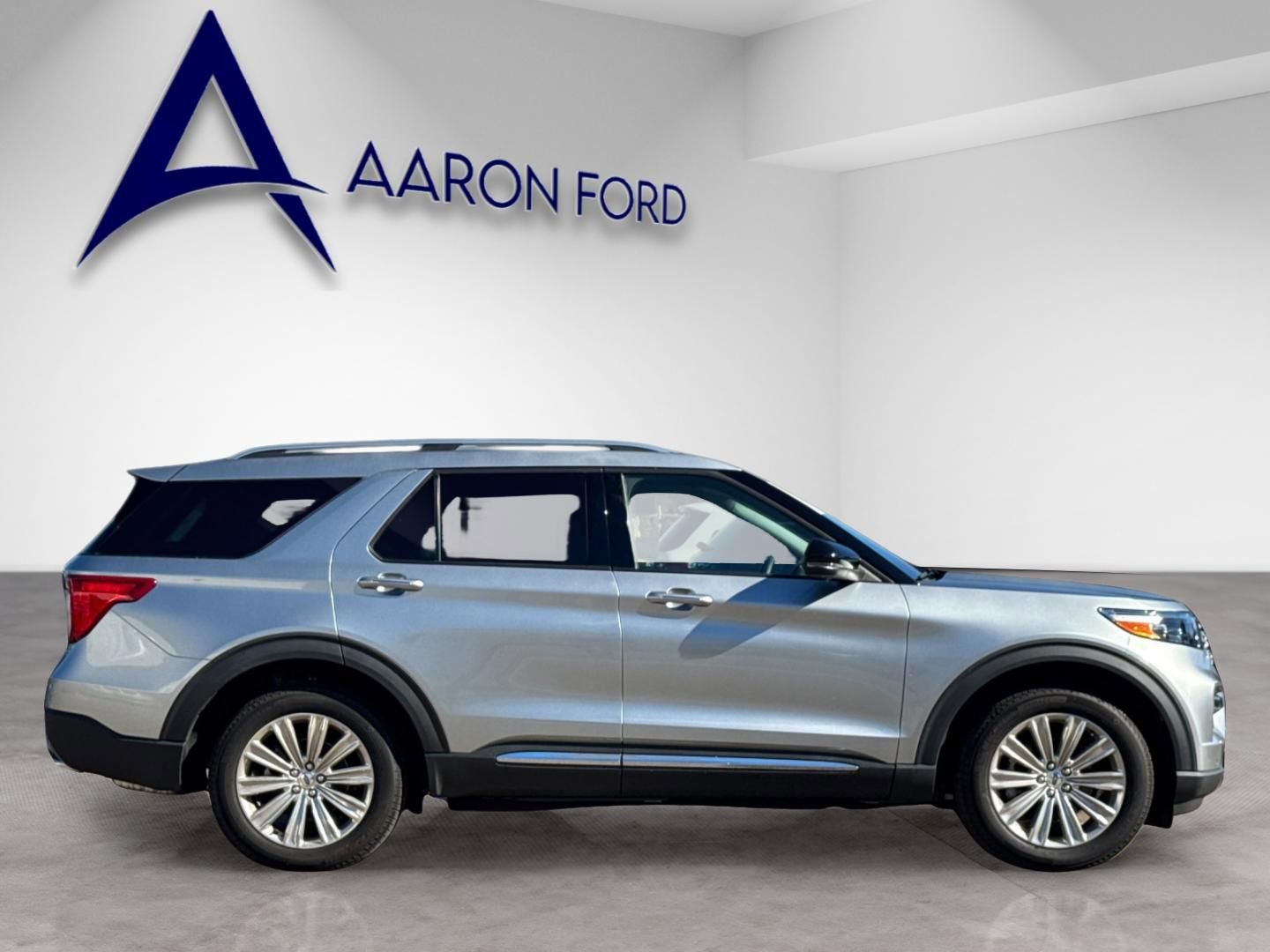 Used 2024 Ford Explorer Limited w/ Equipment Group 301A image 6