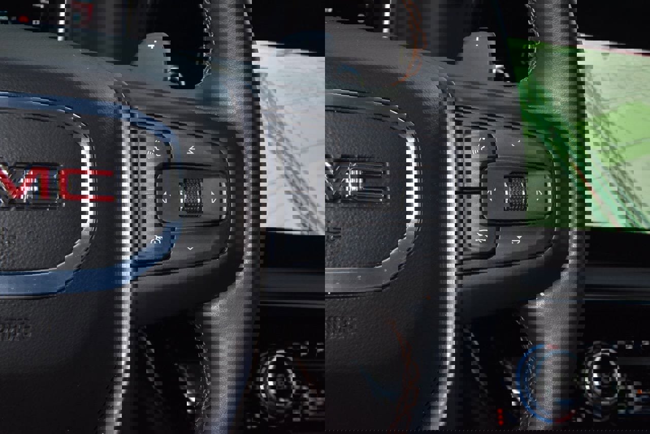 Used 2025 GMC Sierra 1500 AT4 w/ AT4 Premium Package image 24