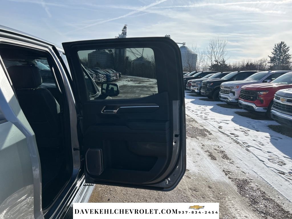 Used 2023 Chevrolet Silverado 1500 High Country w/ Technology Package image 27