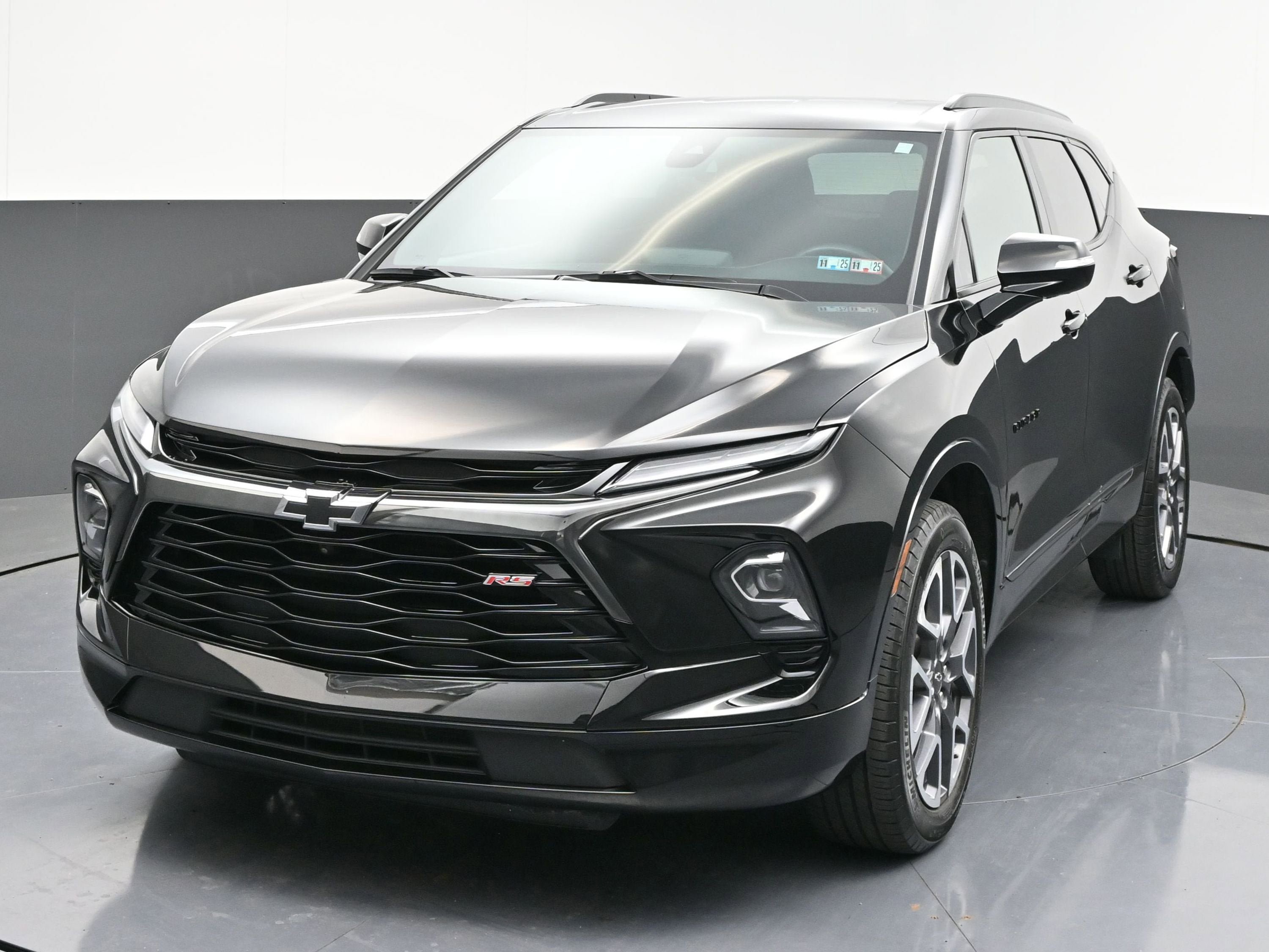 Used 2024 Chevrolet Blazer RS w/ Driver Confidence II Package AWD/4WD image 3
