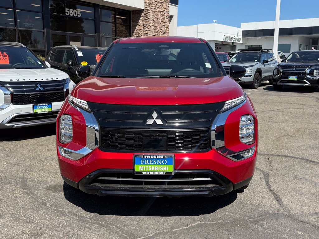 New 2026 Mitsubishi Outlander LE FWD image 3