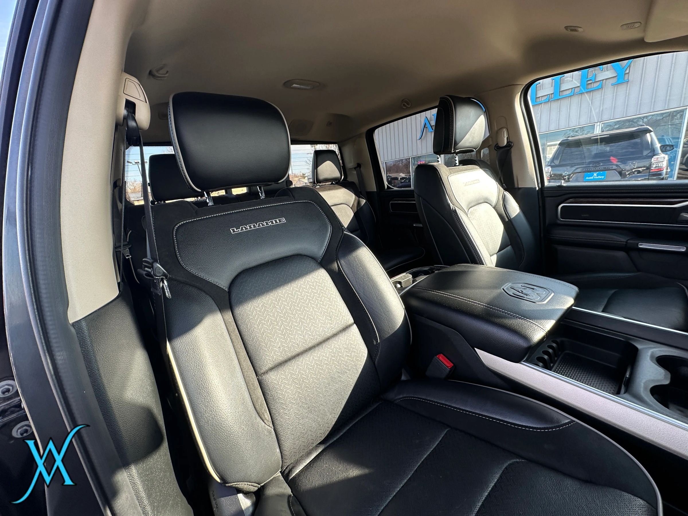 Used 2020 RAM 1500 Laramie AWD/4WD image 18