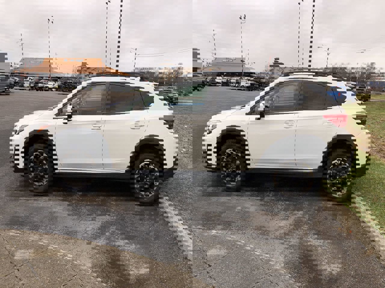 Used 2022 Subaru Crosstrek 2.0i Premium w/ Moonroof Package image 3