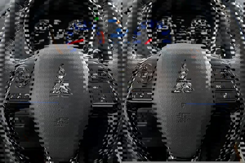 New 2025 Mitsubishi Eclipse Cross SE image 18