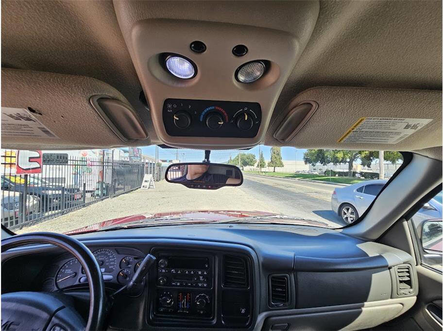 Used 2005 GMC Yukon 2WD image 29