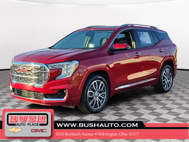 Used 2024 GMC Terrain Denali w/ Denali Premium Package AWD/4WD image 2
