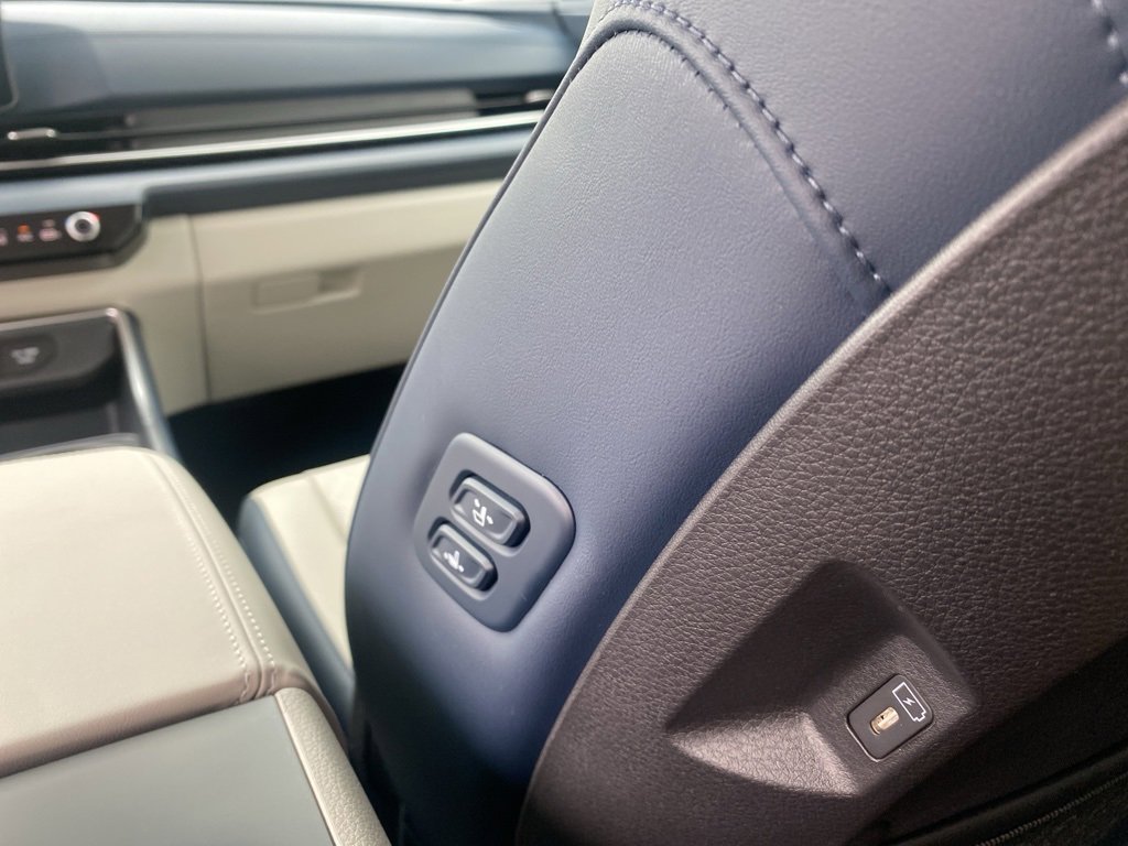 New 2026 Kia Carnival EX image 28