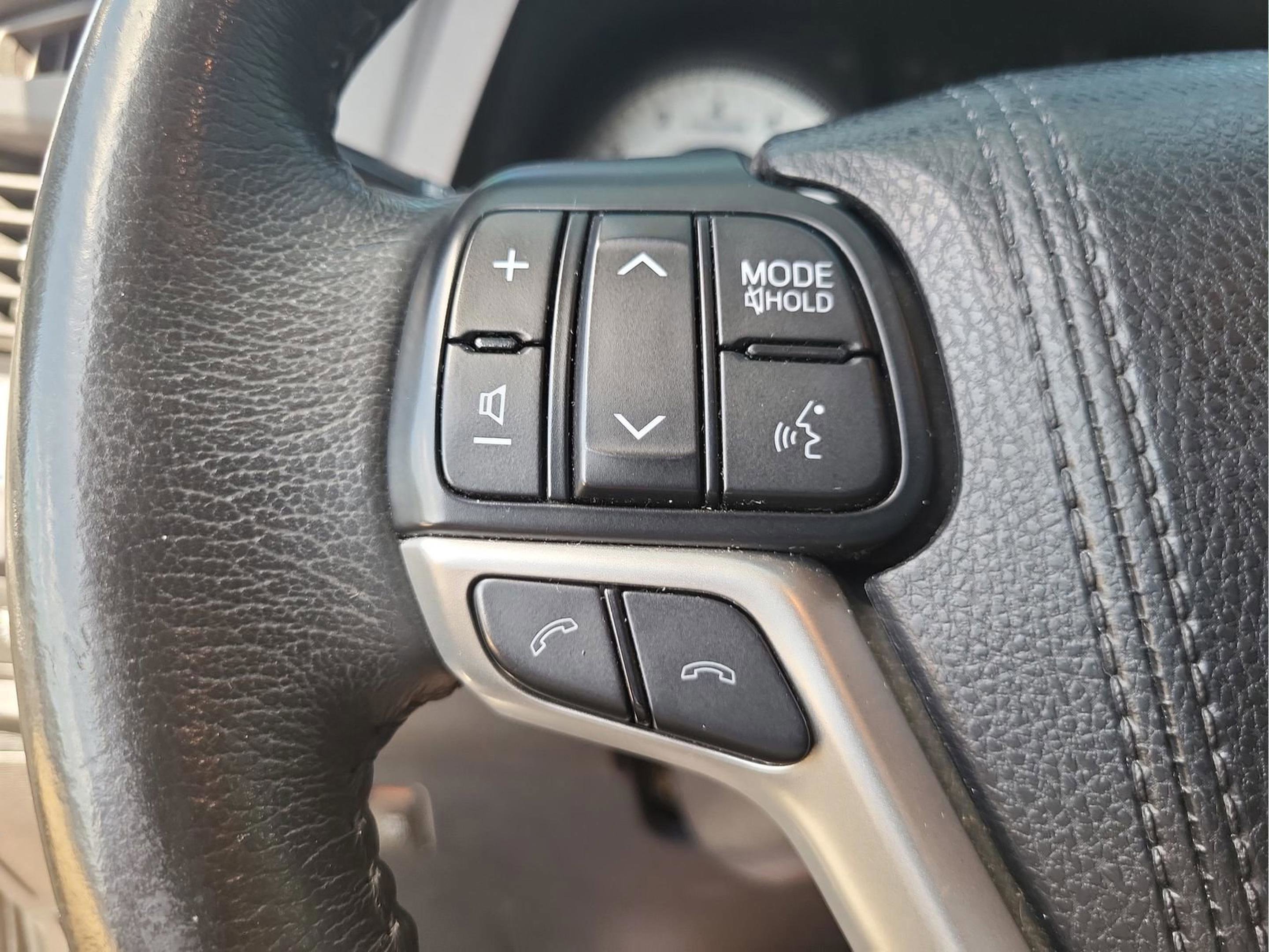 Used 2018 Toyota Sienna SE FWD image 13