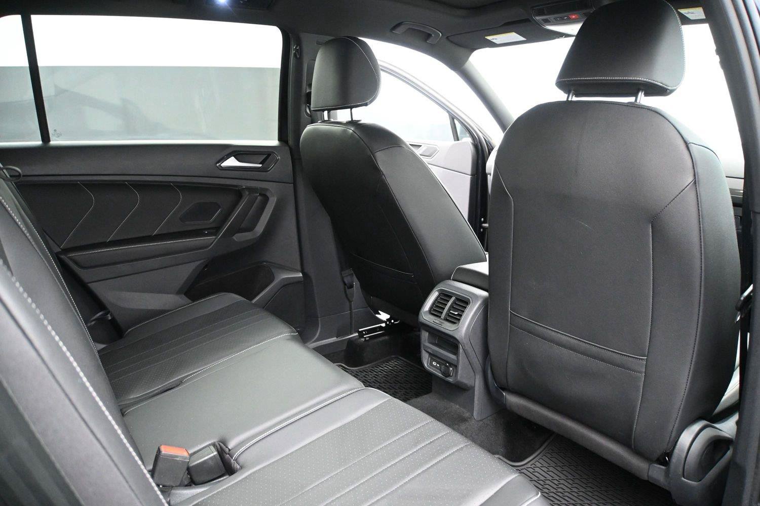 Used 2023 Volkswagen Tiguan SE R-Line AWD/4WD image 19