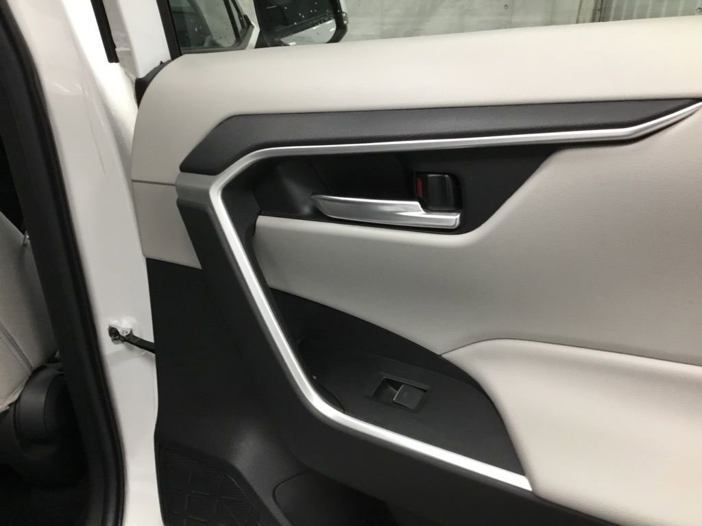 Used 2023 Toyota RAV4 XLE image 20
