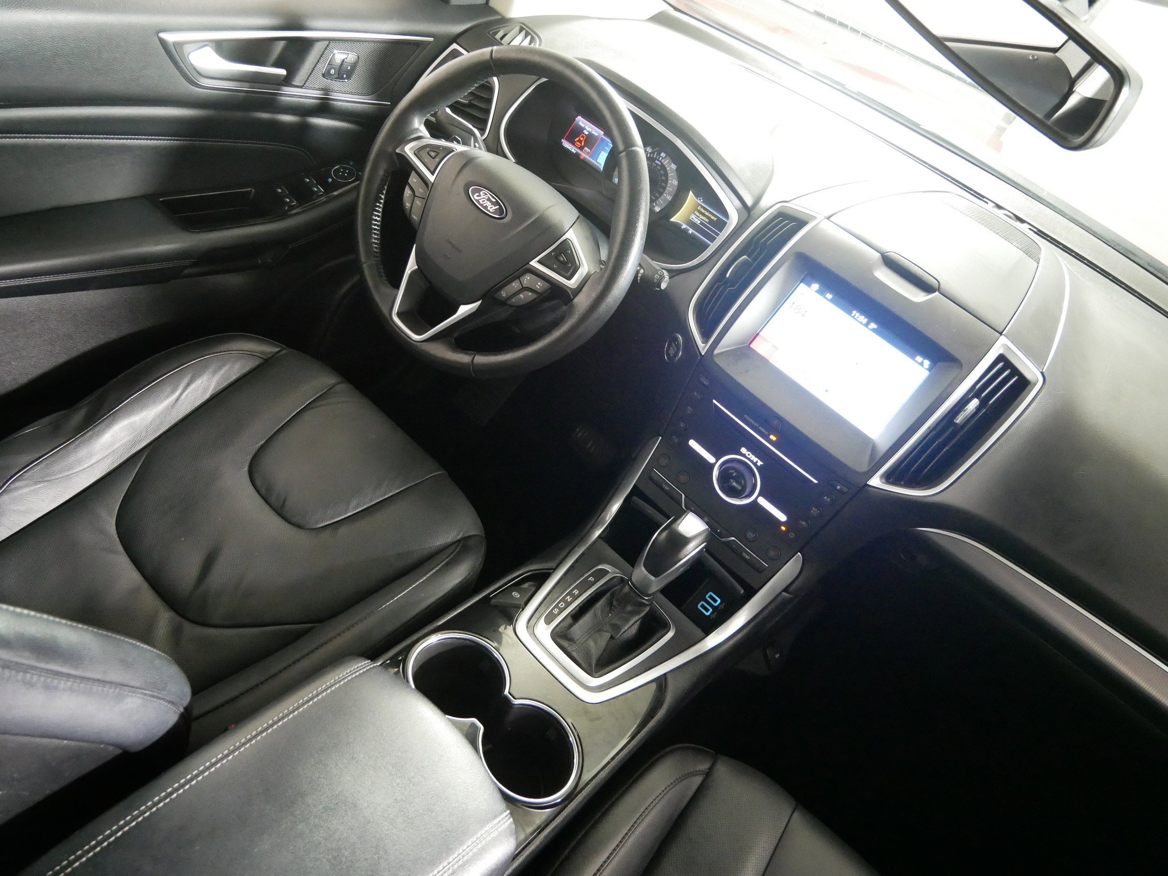 Used 2016 Ford Edge Titanium w/ Equipment Group 301A image 9