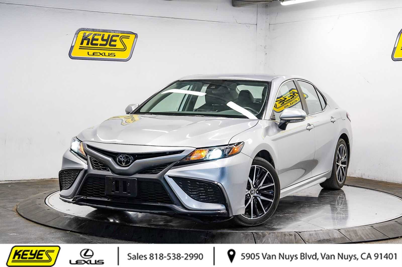 Used 2023 Toyota Camry SE w/ Convenience Package FWD image 1