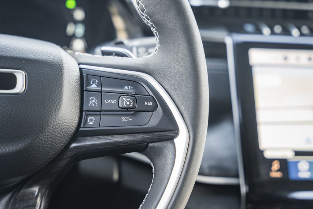 Used 2023 Jeep Grand Cherokee 4WD 4xe image 29