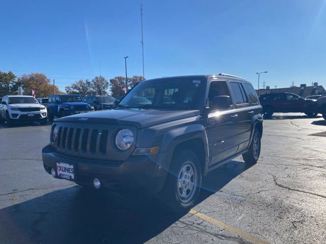 Used 2015 Jeep Patriot Sport image 10