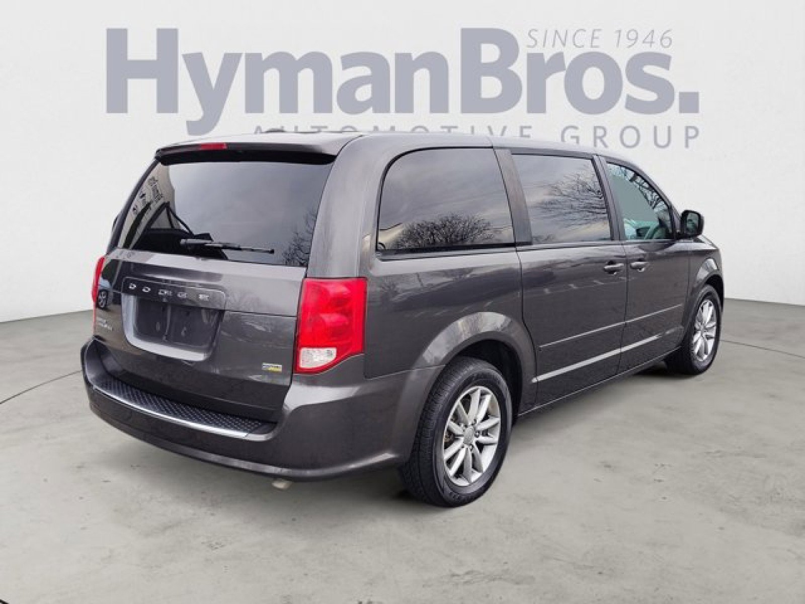 Used 2016 Dodge Grand Caravan SE image 3