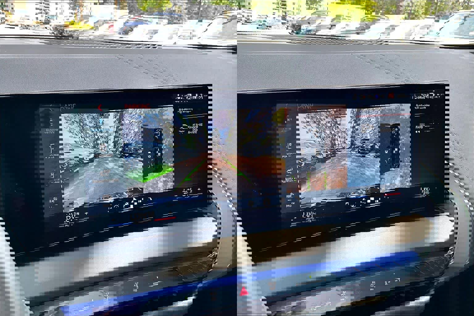 Certified 2025 BMW X3 M50 w/ Premium Package image 27