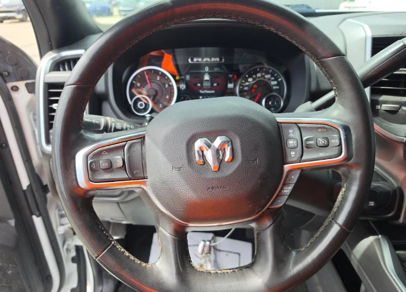 Used 2025 RAM 3500 Big Horn AWD/4WD image 9