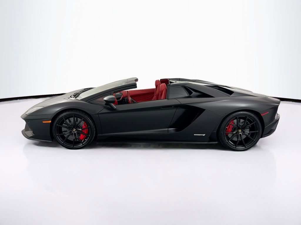 Used 2018 Lamborghini Aventador S image 8