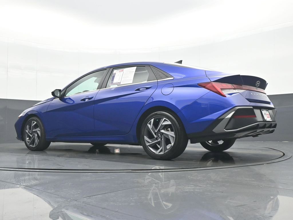 Used 2025 Hyundai Elantra SEL FWD image 28