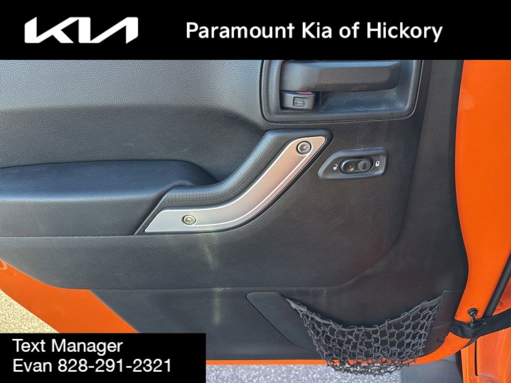 Used 2013 Jeep Wrangler Unlimited Rubicon w/ Connectivity Group image 12