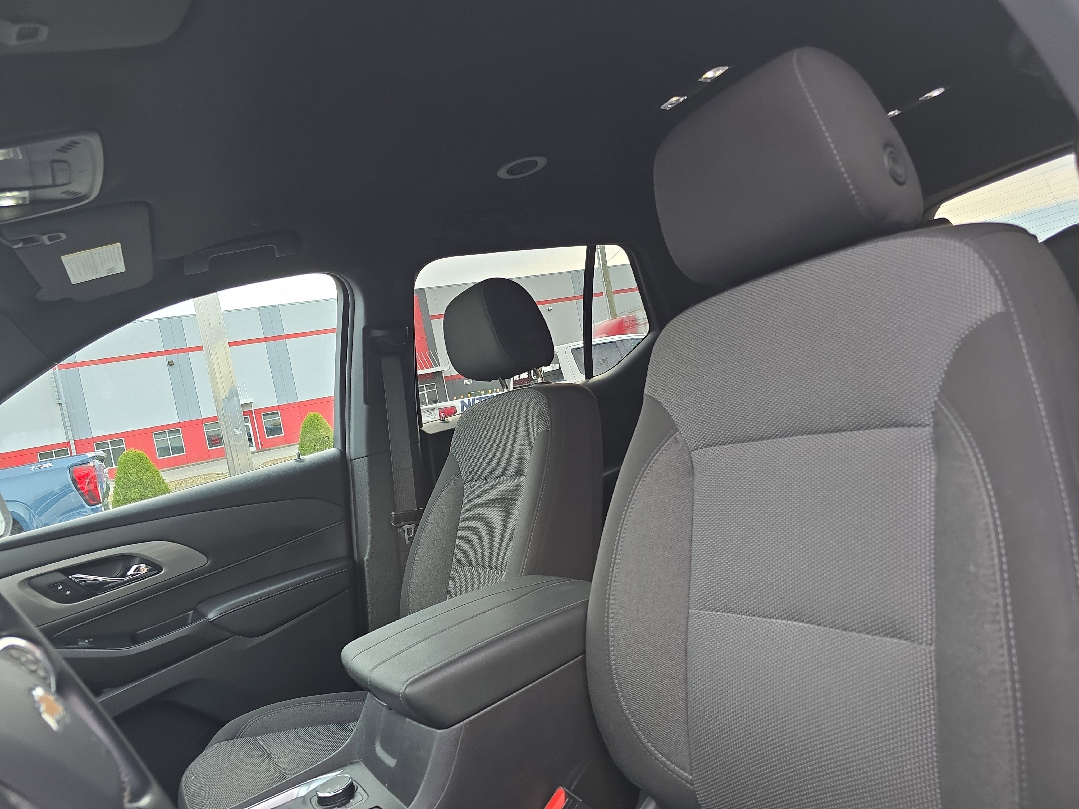 Used 2023 Chevrolet Traverse LT image 12