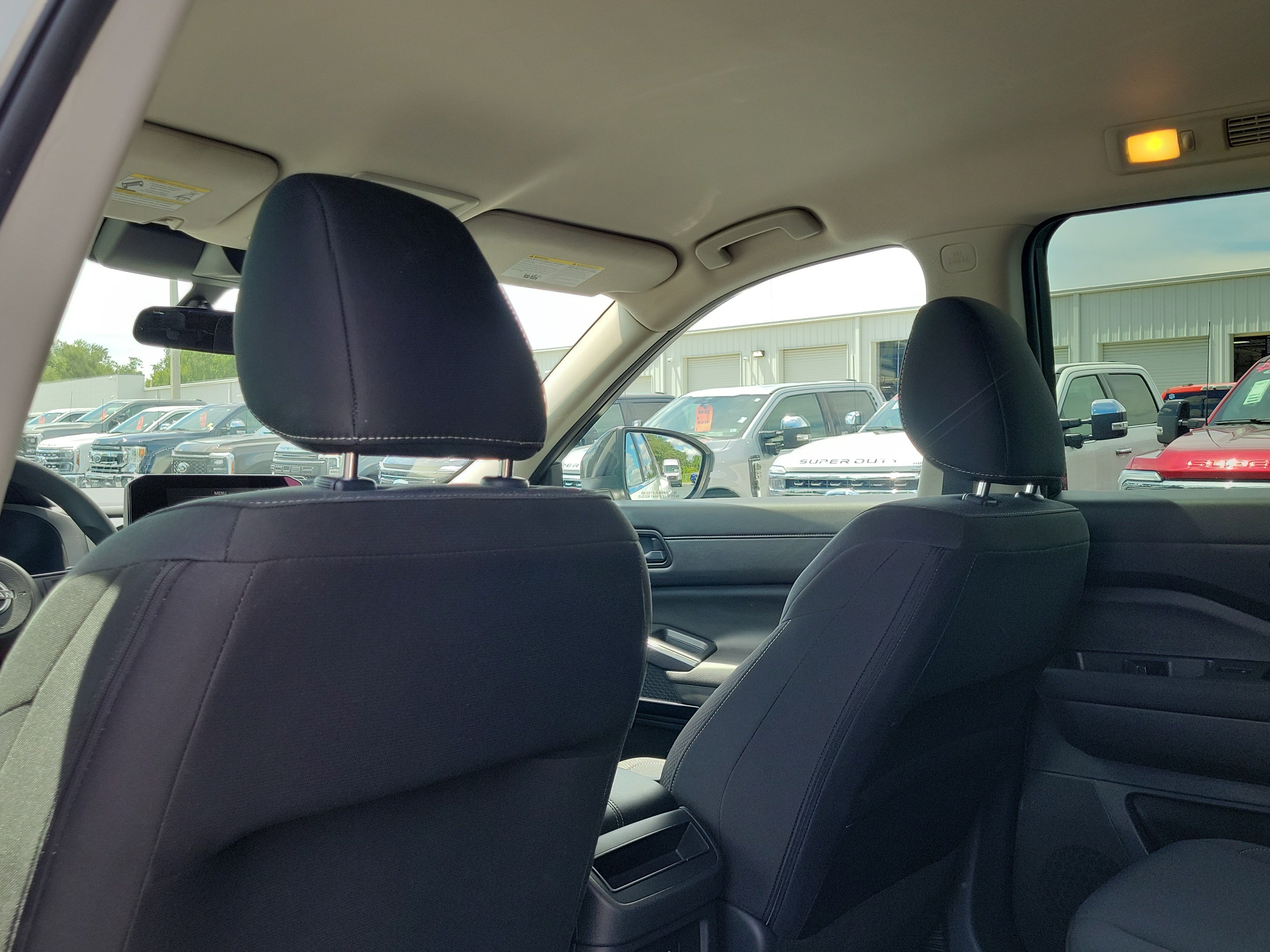 Used 2025 Nissan Pathfinder S FWD image 13