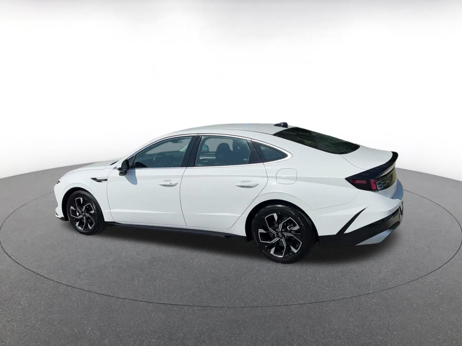 Used 2025 Hyundai Sonata SEL FWD image 10