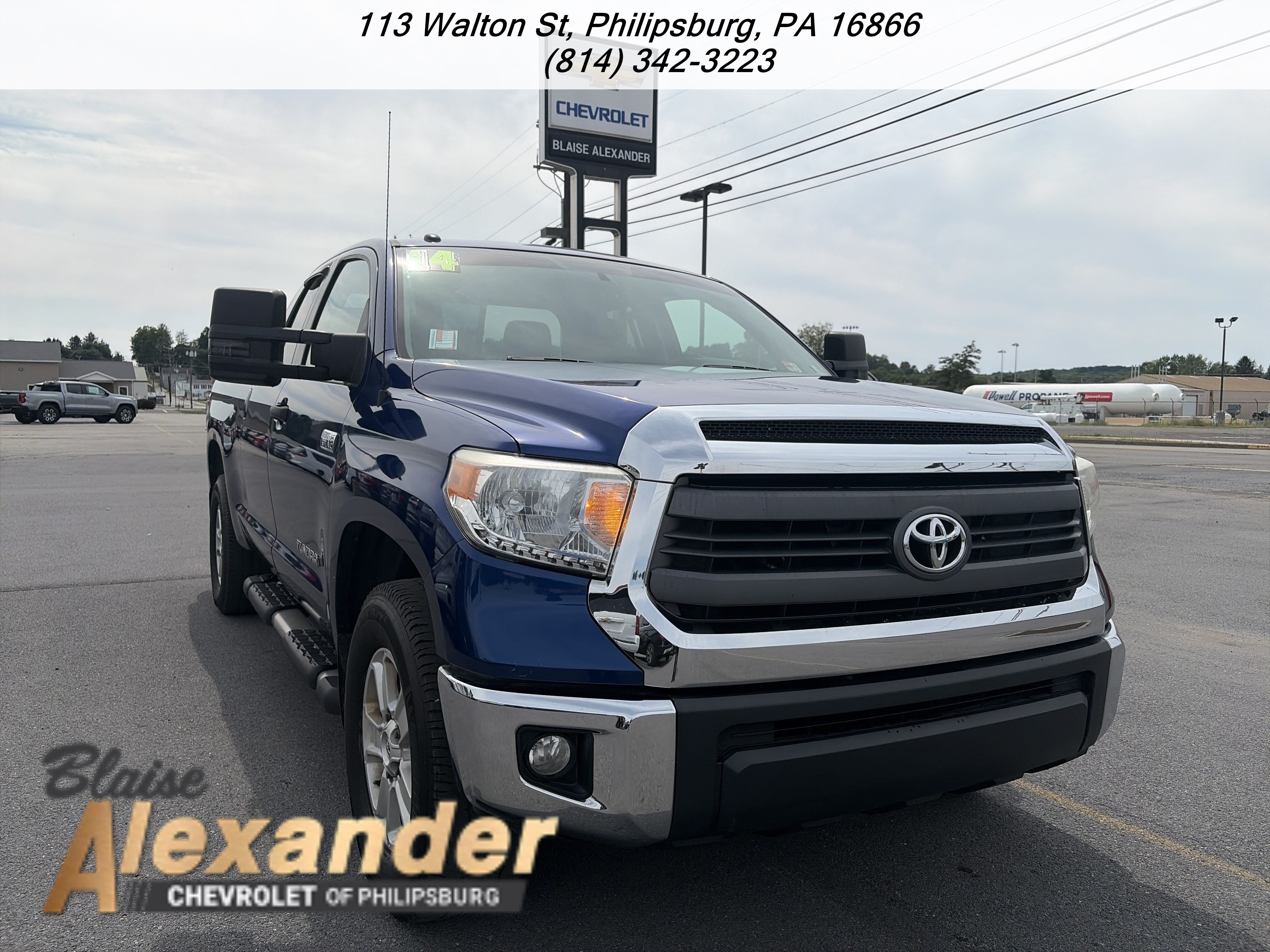 Used 2014 Toyota Tundra SR5 w/ SR5 Upgrade Package AWD/4WD image 1