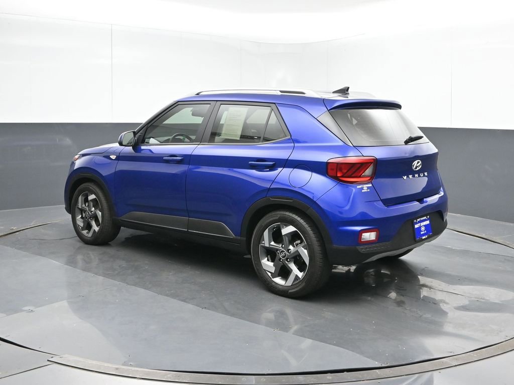 Used 2022 Hyundai Venue SEL w/ Cargo Package image 4