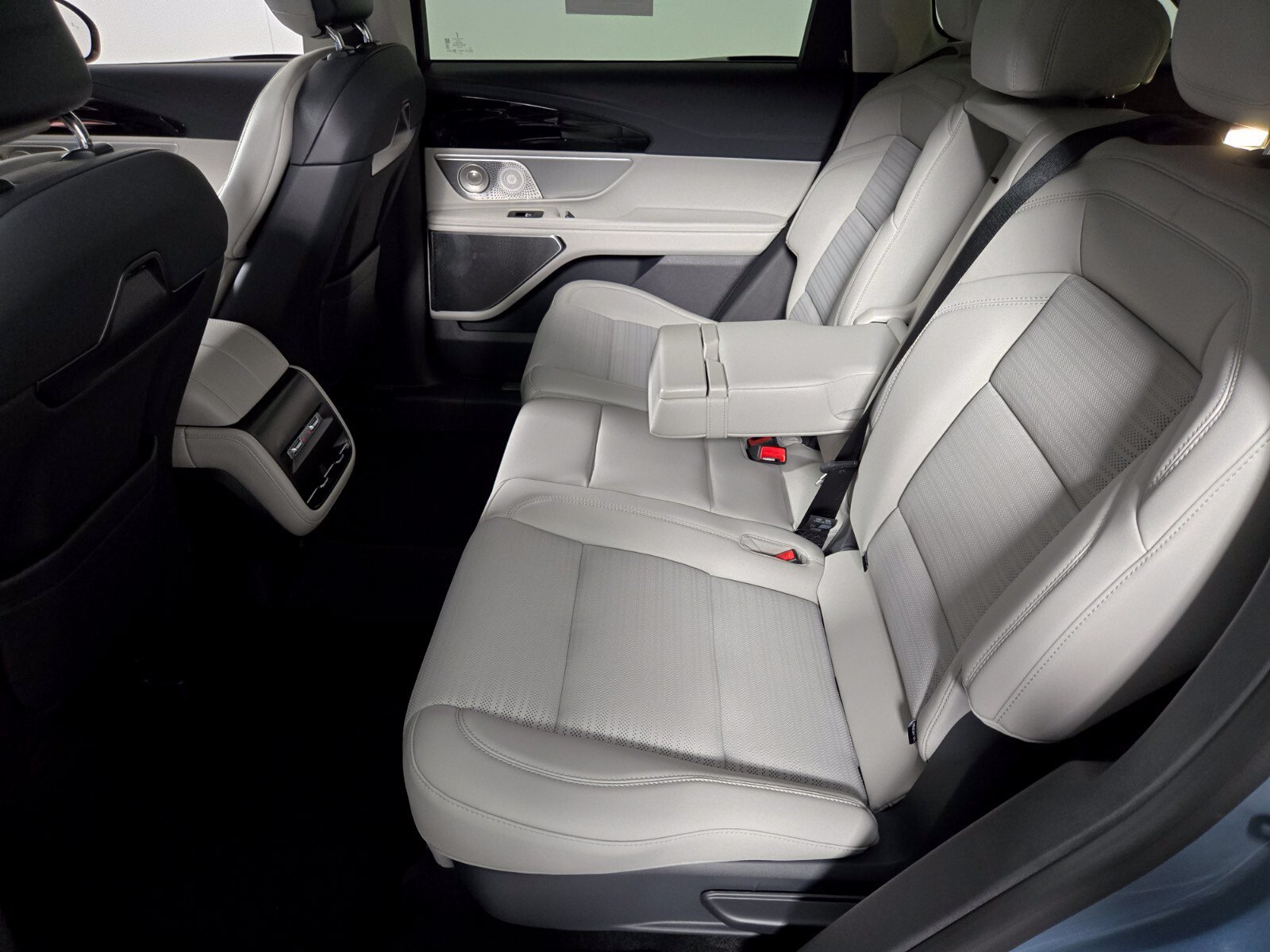 New 2026 Lincoln Nautilus Reserve AWD/4WD image 14