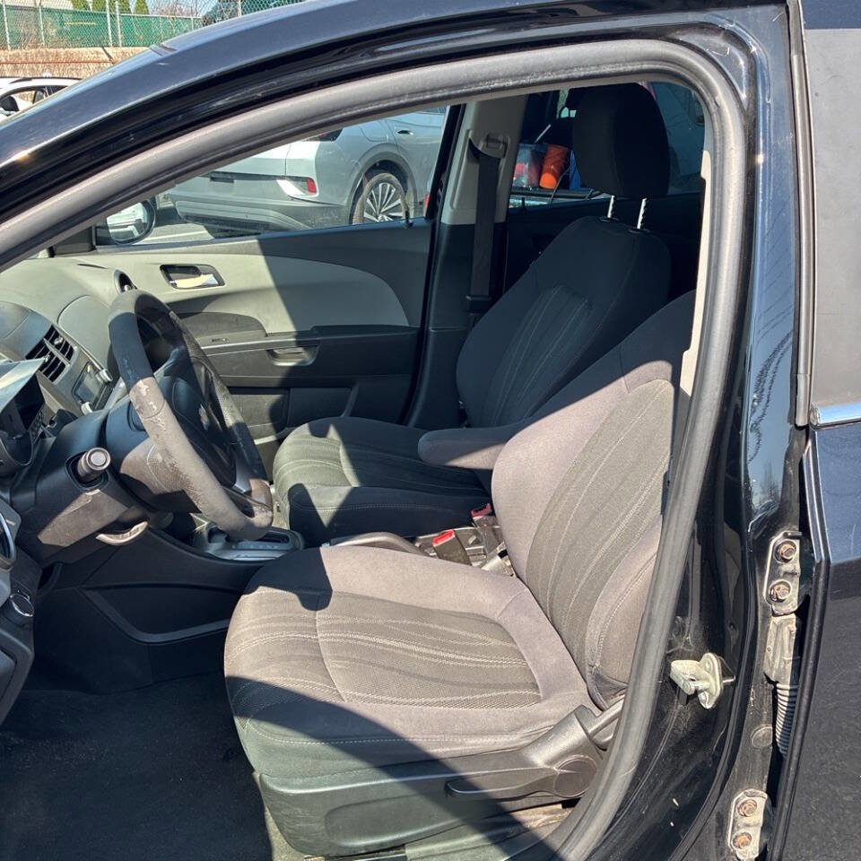 Used 2012 Chevrolet Sonic LT image 3