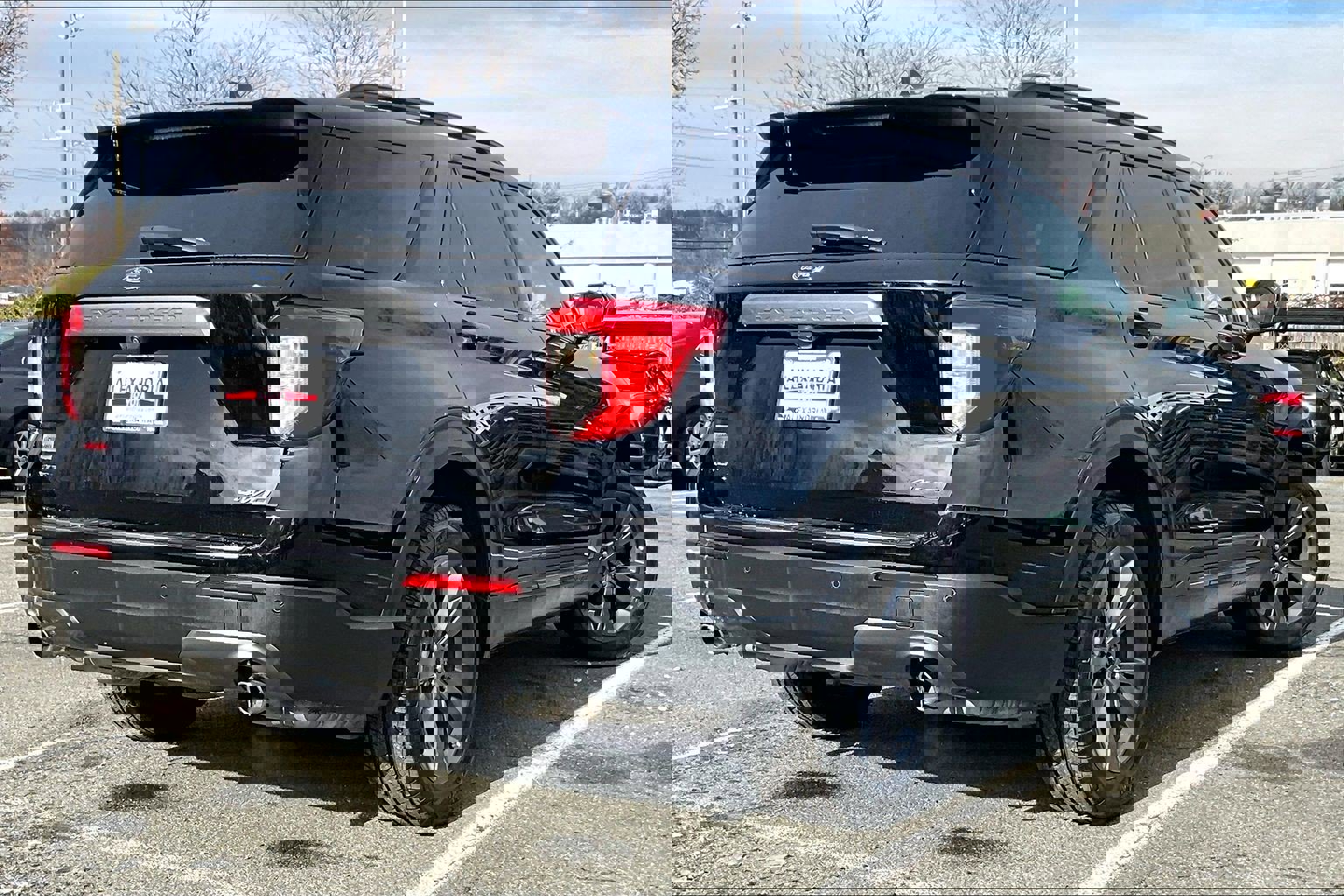 Used 2022 Ford Explorer XLT w/ Equipment Group 202A image 11