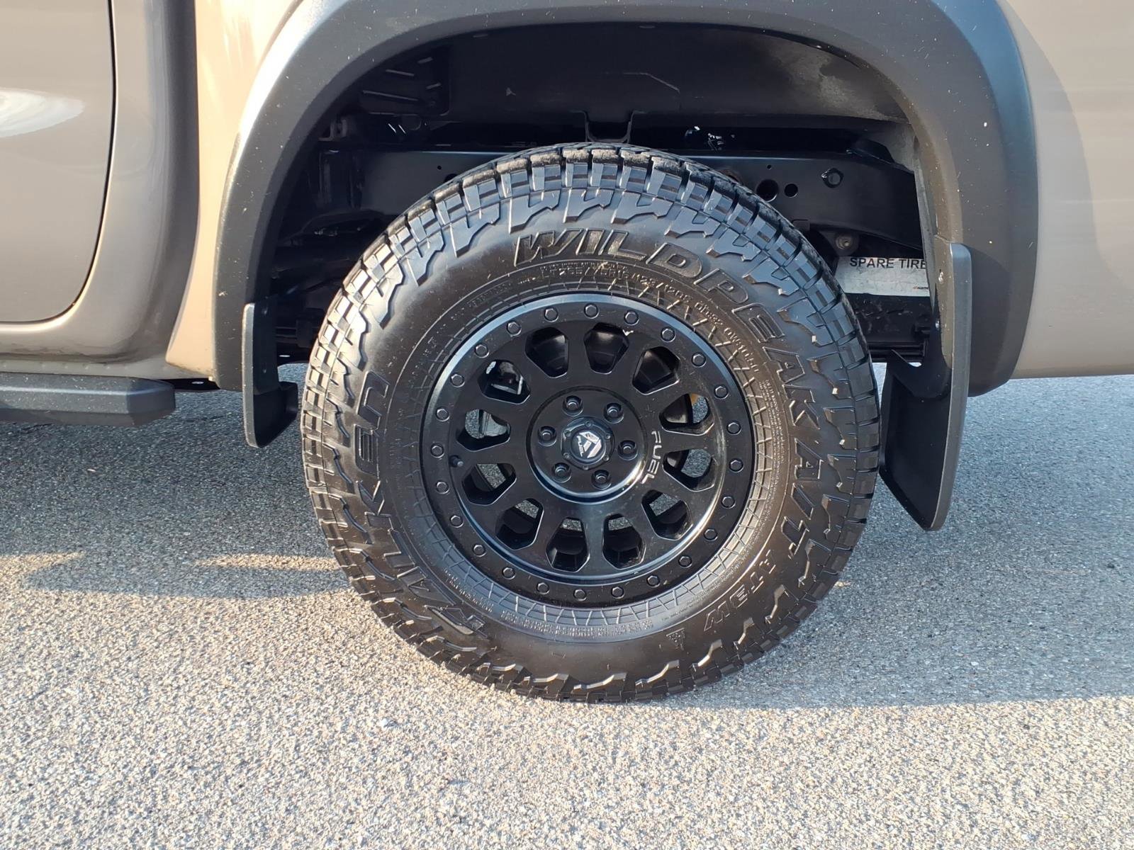 Used 2022 Nissan Frontier PRO-4X image 5