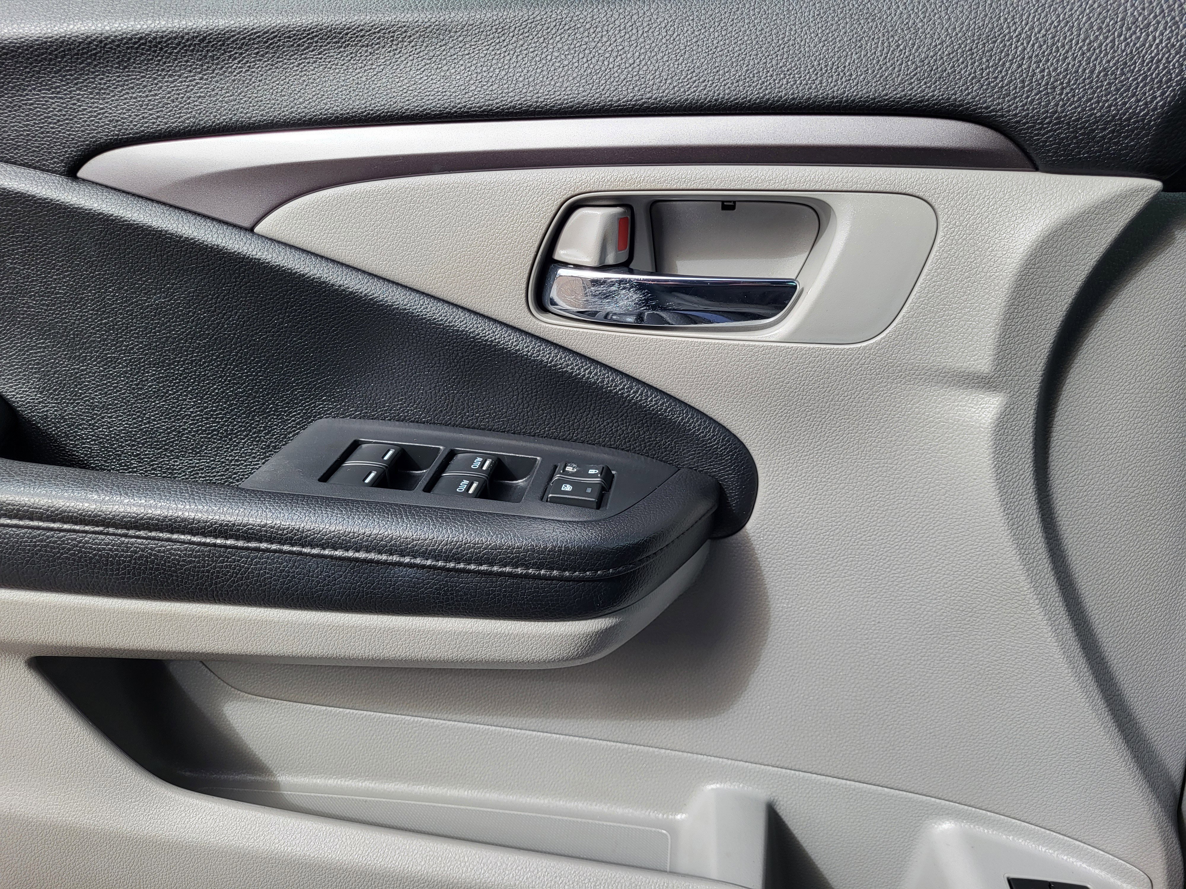 Used 2016 Honda Pilot EX-L image 6