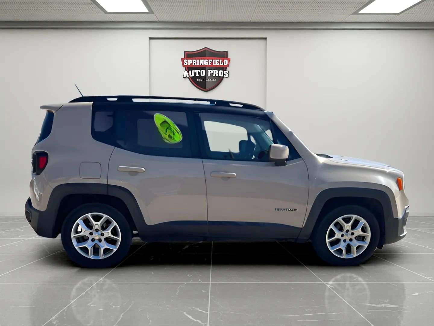 Used 2015 Jeep Renegade Latitude image 6
