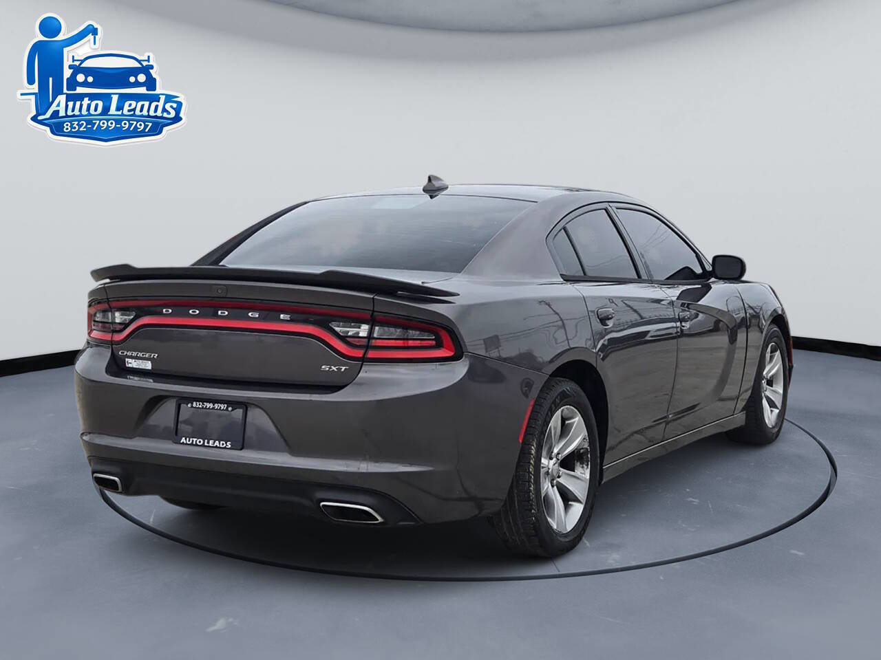 Used 2015 Dodge Charger SXT RWD image 5