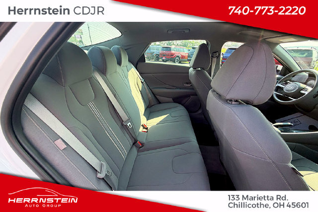 Used 2024 Hyundai Elantra SEL FWD image 16
