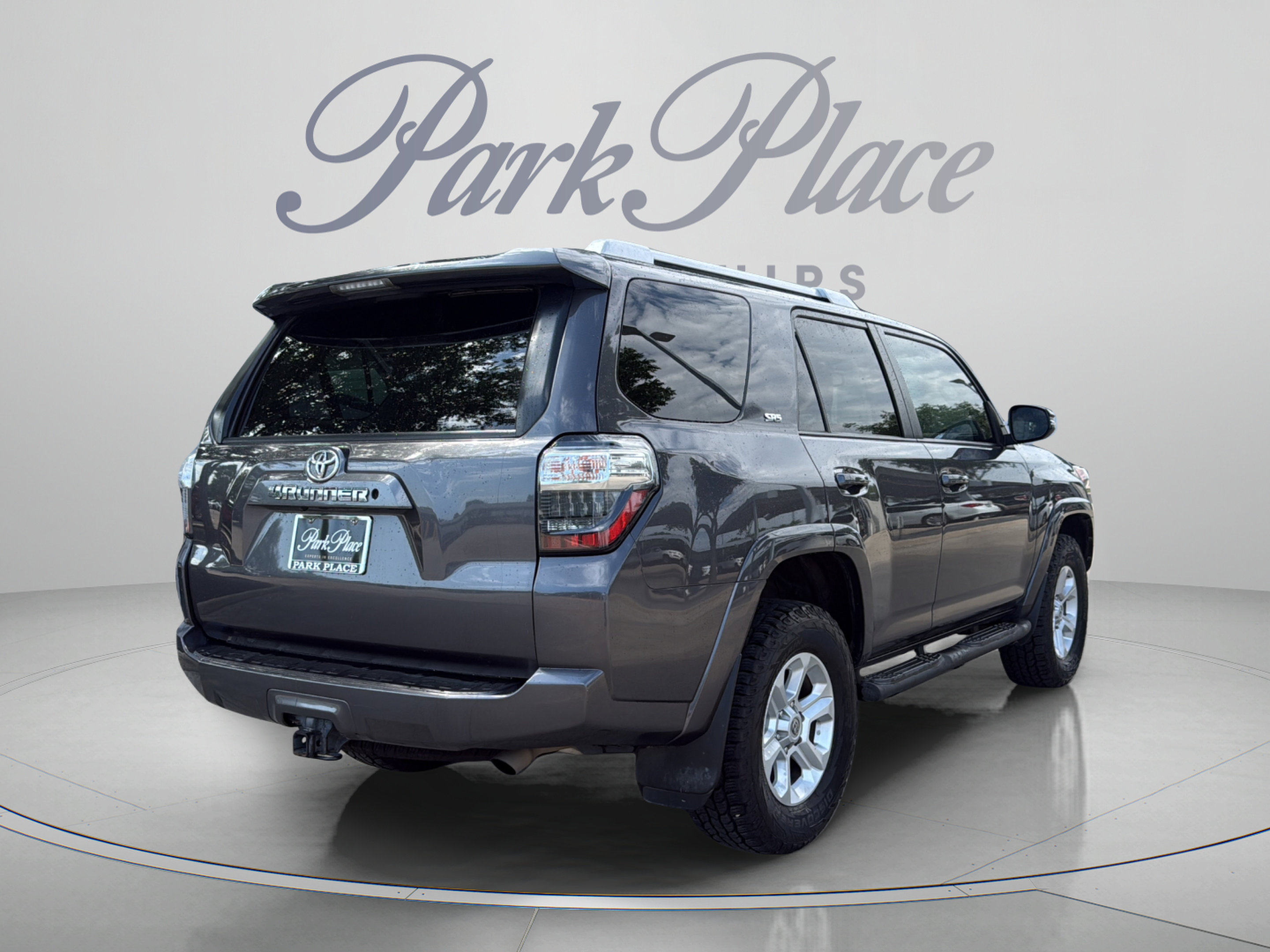 Used 2018 Toyota 4Runner SR5 Premium AWD/4WD image 5