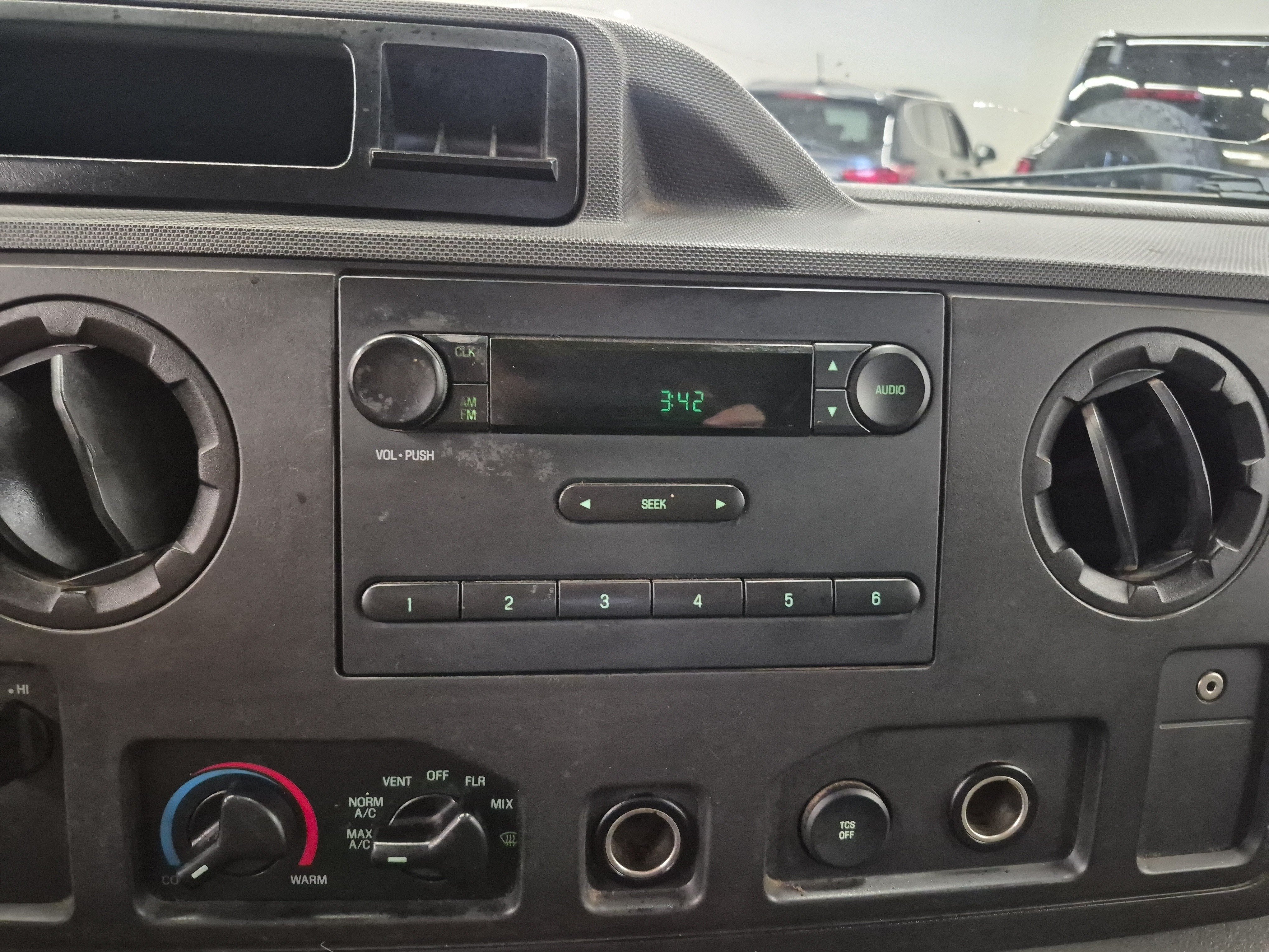 Used 2014 Ford E-250 and Econoline 250 RWD image 30