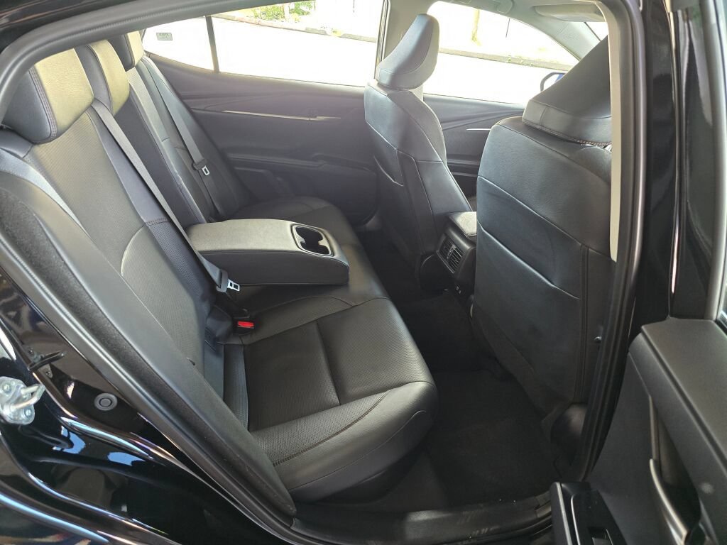 Used 2025 Toyota Camry XLE FWD image 12